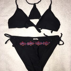 Two piece swimsuit ‼️FEEL FREE TO MAKE AN OFFER‼️